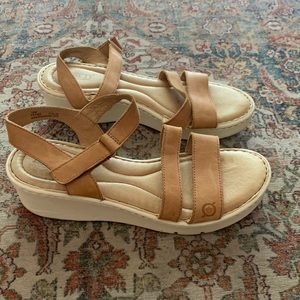 Born Women’s Leather Sandals Size 10